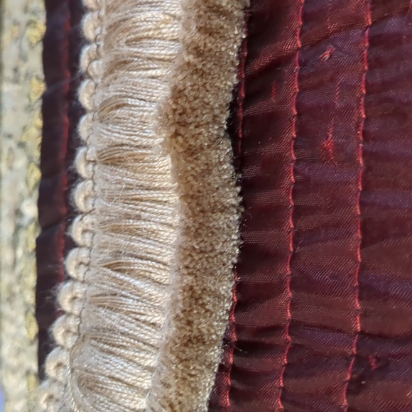 CREATIONS* Trim approximately 20m on this bolt, in pristine condition. 1.5" wide - Picture 10 of 11